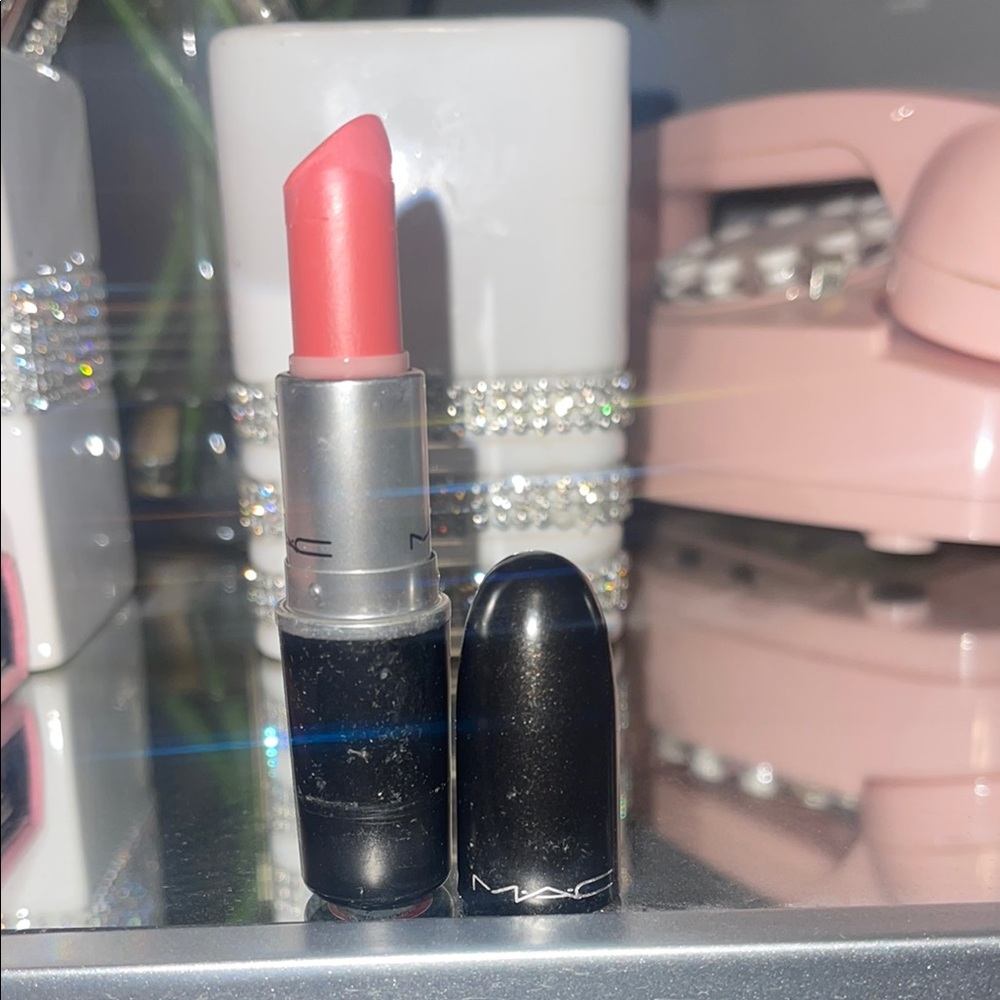 MAC Cosmetics Runway Hit  Lipstick Creamy Finish